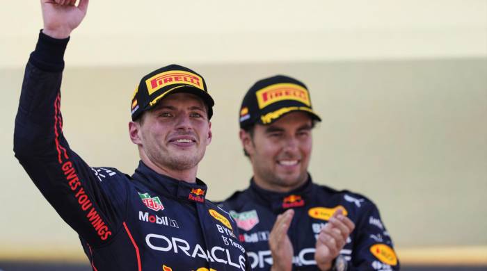 El piloto neerlandés de Red Bull Max Verstappen (i).