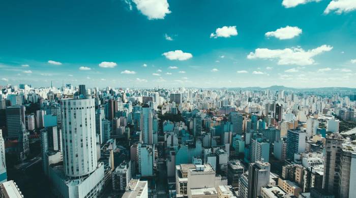 La economía de Brasil es la mayor de América Latina en cuanto a PIB y la segunda de toda América y la decimosegunda a nivel mundial, según el FMI.