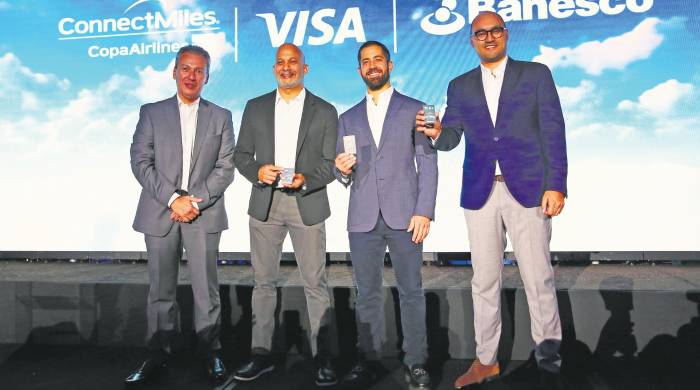 Para los clientes jurídicos está disponible la Visa Corporate ConnectMiles, que permitirá a las empresas cubrir gastos de viaje y representación, con herramienta de control de gastos en línea, mientras acumulan millas ConnectMiles por cada compra que realicen.