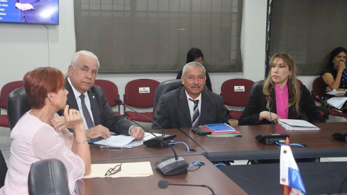 Linares compareciera en la Comisión de Presupuesto de la Asamblea Nacional este 8 de mayo.