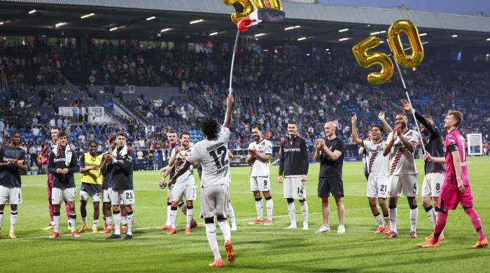 El Bayer Leverkusen celebrando su racha invicta de 50 partidos.