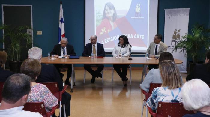 El homenaje se llevó a cabo en la Biblioteca Nacional.