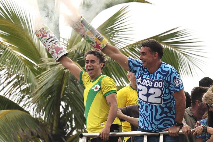 Las promesas electorales del hijo de Bolsonaro giran en torno al crimen, la promoción del libre mercado y la cercanía con Estados Unidos.