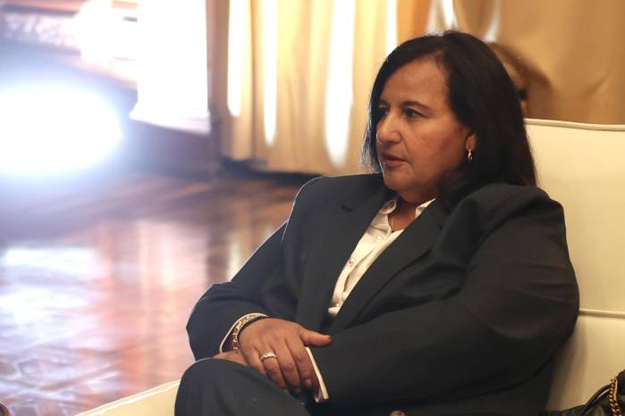 El diálogo entre el presidente de la Asamblea Nacional, Jorge Rodríguez, y Dinorah Figuera, dirigente opositora designada como emisaria para participar en las negociaciones.