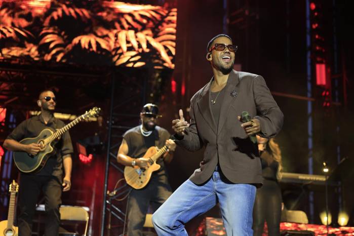 El cantante estadounidense Romeo Santos, durante el concierto ofrecido este viernes en Zaragoza.