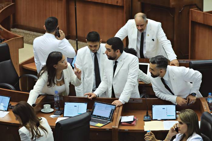El primer llamado en el pleno de la Asamblea Nacional estaba programado para las 8:30 a.m.