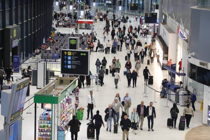 La mejora en la calificación refuerza los planes de inversión y expansión del aeropuerto, consolidando su rol estratégico en la región.