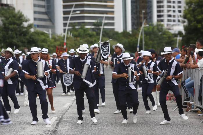 Discusión en primer debate del proyecto de ley No. 353, establece el marco legal y cultural de las bandas independientes, se instituye su festival y crea su patronato.
