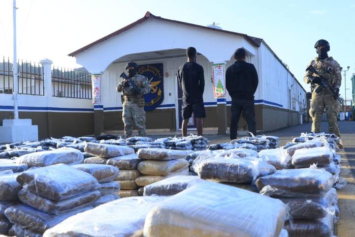 El Senan decomisó 900 paquetes de droga en Punta Coco.