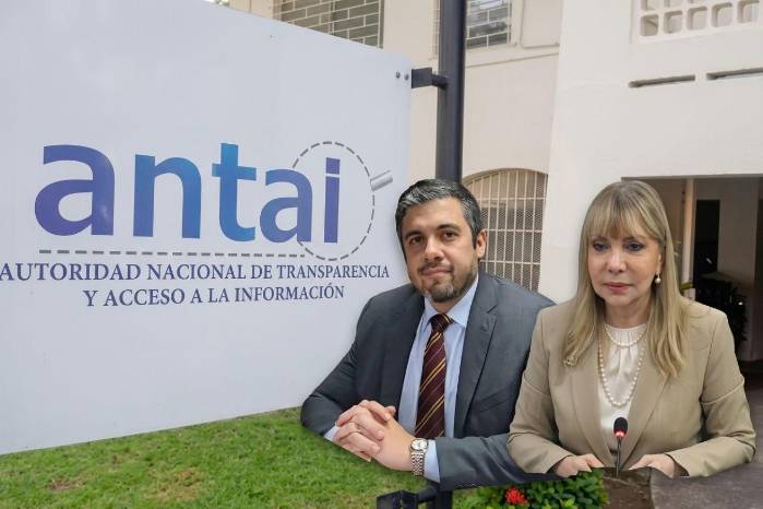 La Antai ha abierto una investigación por un presunto conflicto de interés que sacude la credibilidad de las compras estatales: el nombramiento de Sherina Latorraca, hija de Zaira Santamaría de Latorraca, magistrada presidenta del Tribunal Administrativo de Contrataciones Públicas, como directora de Asesoría Legal de la DGCP.