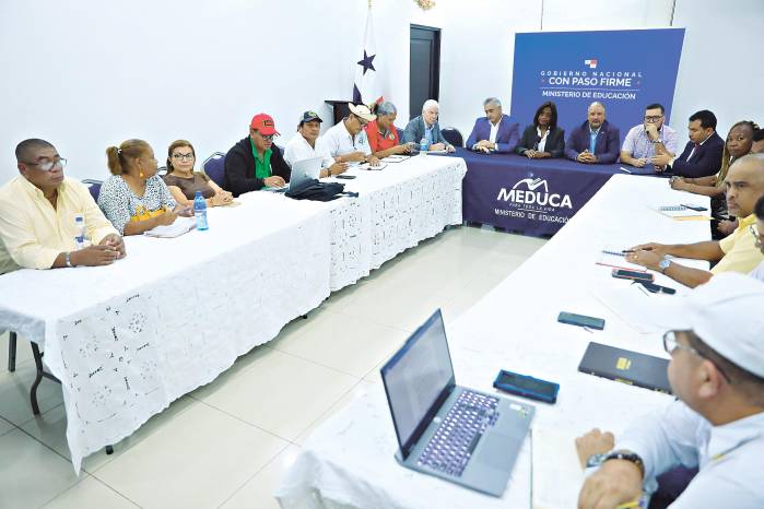 Meduca y docentes firman acuerdo y volverán a clases a partir del lunes