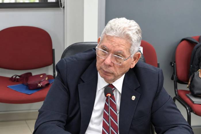 Carlos Sánchez Fábrega presentó ante la Comisión de Presupuesto una brecha de $62.6 millones para cubrir necesidades de funcionamiento e inversión de MiBus en 2027