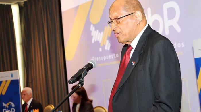 Alexander aceptó el compromiso de acompañar a las instituciones en la adopción del presupuesto basado en resultados.