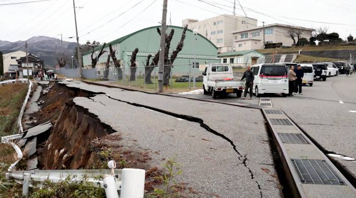 Los sismos causaron tsunamis de más de un metro de altura en algunas zonas.