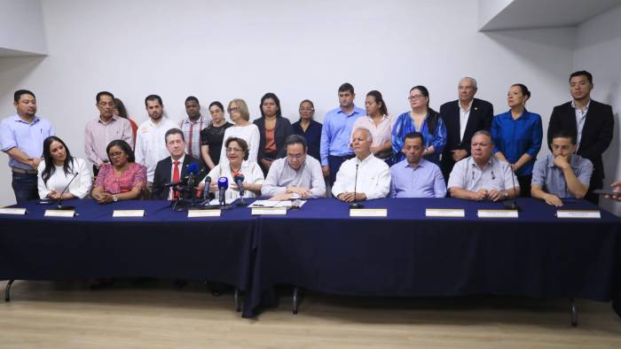 Miembros de Fedecámaras en conferencia de prensa, este martes 13 de mayo