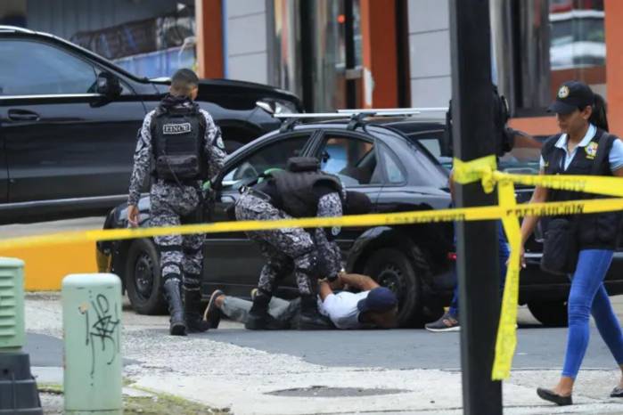 Mientras las autoridades destacan capturas y operativos, entre la población existe una creciente sensación de abandono y desconfianza hacia los estamentos de seguridad.
