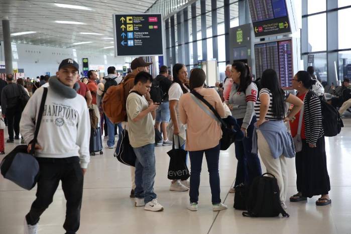 El viernes 13 será el día de mayor salida con 9,810 viajeros, mientras que el miércoles 18 marcará el pico de llegadas con 10,920 pasajeros.