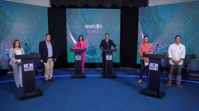 Debate de candidatos a alcalde en Chitré, en donde se dieron cita, Jessica Rodríguez, Hilario Correa, Nobel Villalobos y Ricardo Correa.