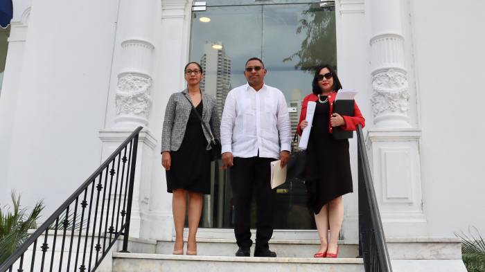Gilberto Marulanda, defensor de los universitarios, junto con dos abogadas de la institución, presentó los recursos legales.