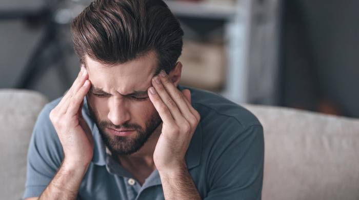 Con la migraña generalmente se presentan náuseas y vómitos.