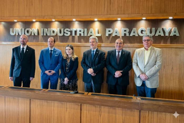 El canciller Javier Martínez-Acha Vásques se reunió con representantes de la Unión de Industriales de Paraguay quienes plantean usar las zonas francas panameñas para facilitar sus exportaciones.