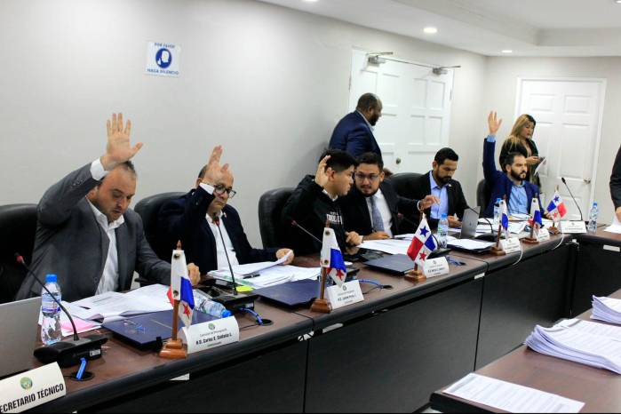 La Comisión de Presupuesto avaló los traslados.