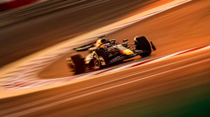 El piloto de Red Bull Racing Max Verstappen en el circuito de Sakhir.