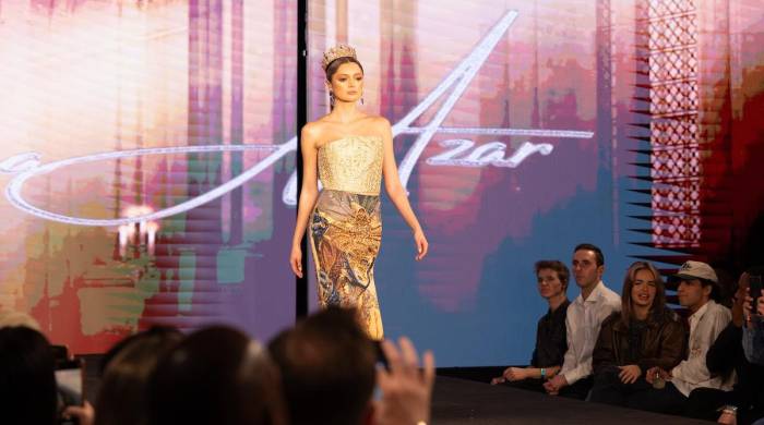 Paola Ruiz, primera modelo con labio leporino en desfilar en la New York Fashion Week.