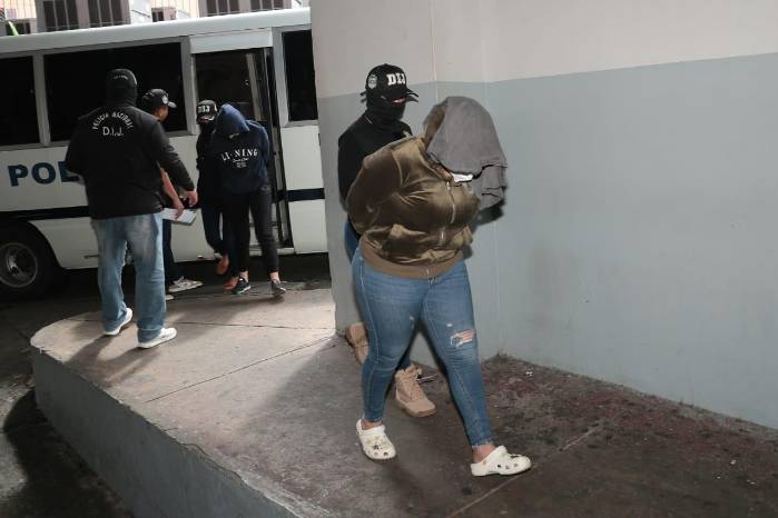 Nueve personas fueron aprehendidas.