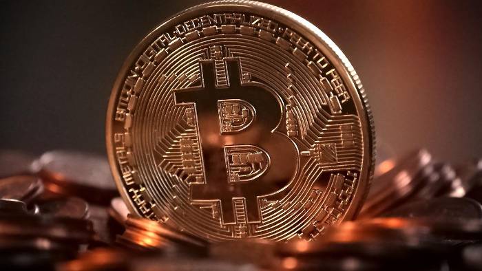 El convenio permitiría el pago de servicios municipales con criptomonedas.