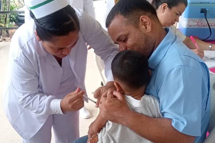 El informe destaca que el 100% de los fallecidos no estaba vacunado contra la influenza en la temporada actual.