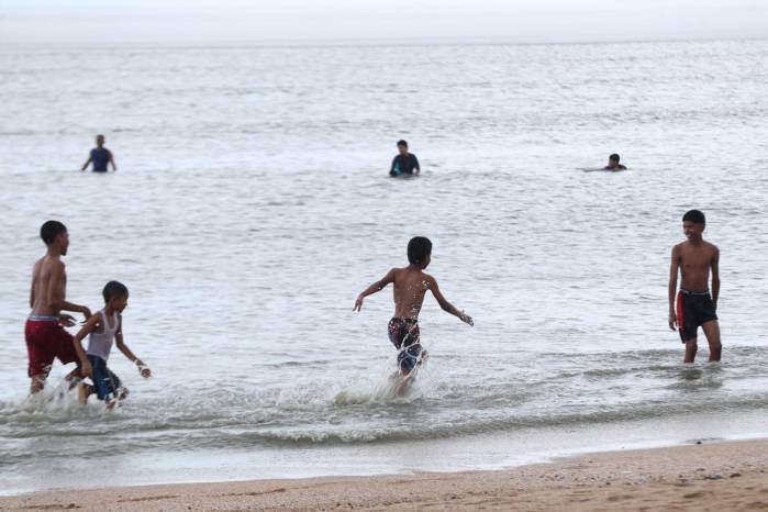 Los más pequeños disfrutan de juegos.