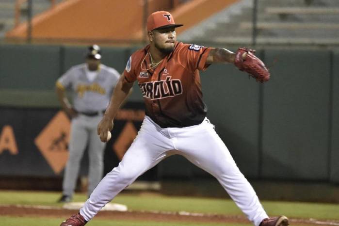 Jaime Barría llega a reforzar el corral.