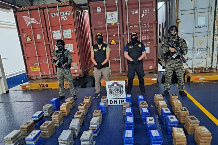 El personal de la Fiscalía de Drogas efectuó una diligencia de allanamiento en un puerto en el sector del Pacífico.