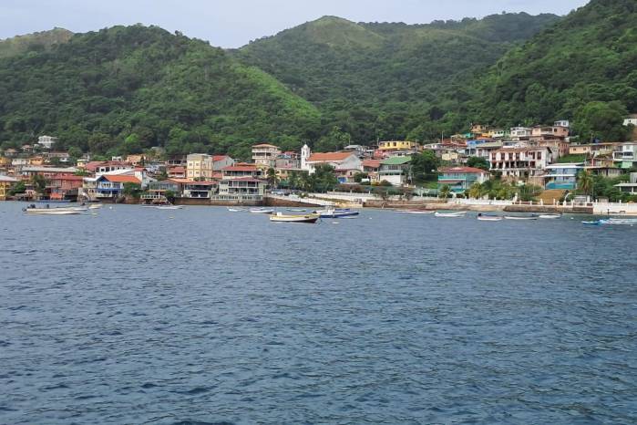 Con su poco más de mil habitantes Taboga enfrenta retos relacionados con el agua, principalmente con su disponibilidad para el consumo humano. A esta población residente hay que agregarle los más de 200 mil pasajeros que anualmente llegan a su muelle en búsqueda de un escape de la ciudad.