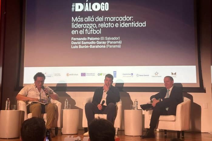 Instantes del diálogo: ‘Más allá del marcador: Liderazgo, relato e identidad en el fútbol’.