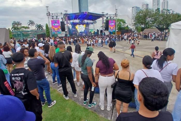 Los asistente llegaron desde tempranas horas.