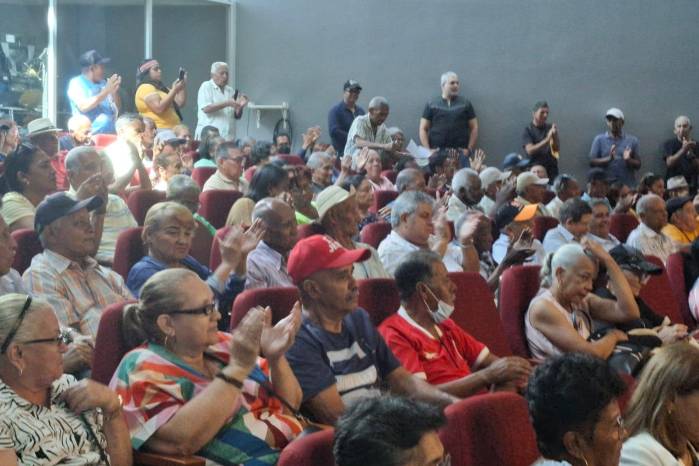 Asamblea aprueba proyecto de ley para compensar a jubilados