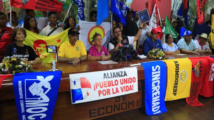 Los profesores y trabajadores se reunieron, este sábado, en la Universidad de Panamá.