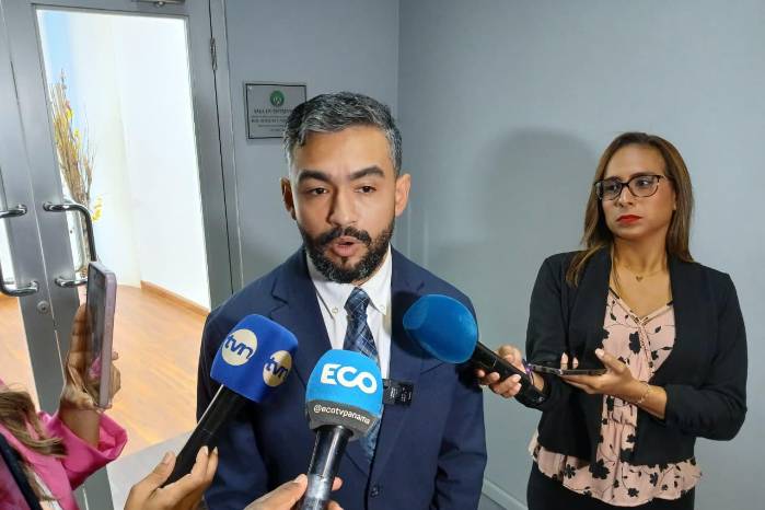 ‘Ya vimos claramente lo que ocurrió el 1 de julio, nuevamente ocurre para la conformación de las comisiones de la Asamblea’, dijo Duke