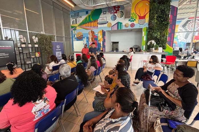 La iniciativa multisectorial busca empoderar a más de 50 emprendedoras locales mediante formación técnica, acompañamiento empresarial y fortalecimiento comunitario.