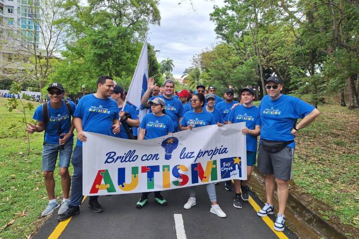 Entre las distintas actividades de sensibilización están las caminatas de la Fundación Soy Capaz, que se realizan cada mes de abril desde el 2008.