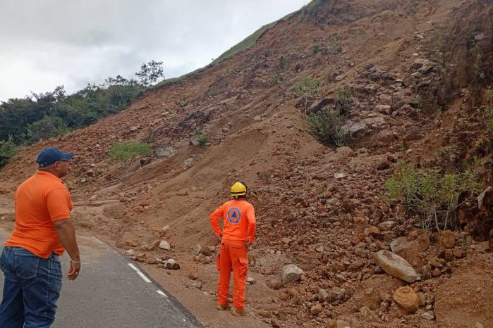 Debido a las lluvias se han presentado deslizamientos de tierra en Veraguas (92), Chiriquí (37), Bocas del Toro (25) y en la comarca Ngäbe-Buglé (19).