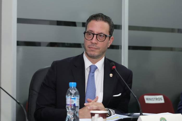 El viceministro de Economía y Finanzas, Fausto Fernández