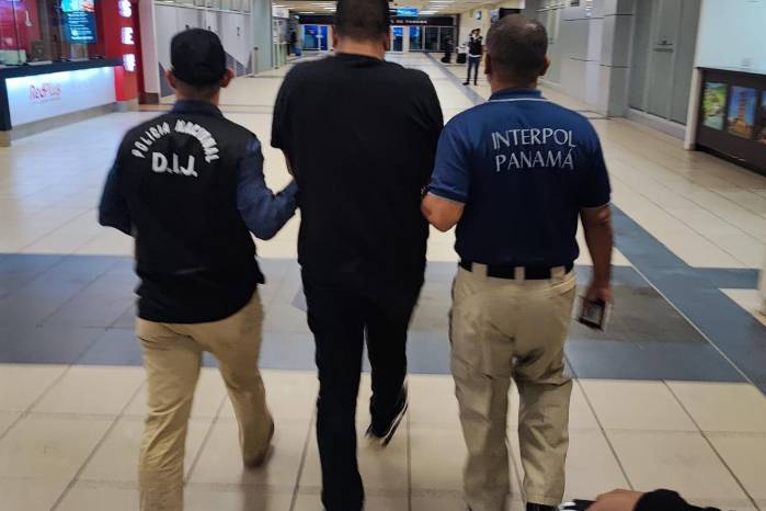 El sospechoso, de 33 años, fue aprehendido en el Aeropuerto Internacional de Tocumen tras arribar de un vuelo procedente de Guatemala.