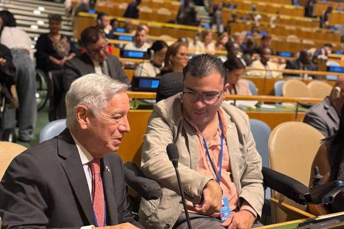 Eloy Alfaro de Alba, embajador de Panamá en la ONU, y Juanpi Dolande.