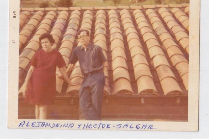 Ultima visita del Padre Gallego a su familia en Salgar, Colombia, a inicios de 1971. Su madre le advierte que no lo volverá a ver si regresa a Panamá.