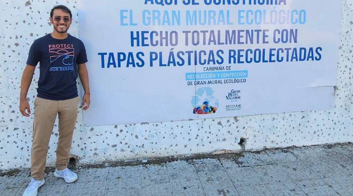 Desde este 24 de enero dio inicio a la obra que hará con tapas de plástico recicladas.