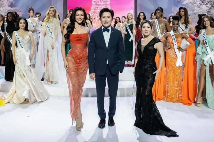 Nawat Itsaragrisil, presidente de Miss Grand International Thailandia y Miss Universo Thailand, es el encargado de la organización del Miss Universo 2025.