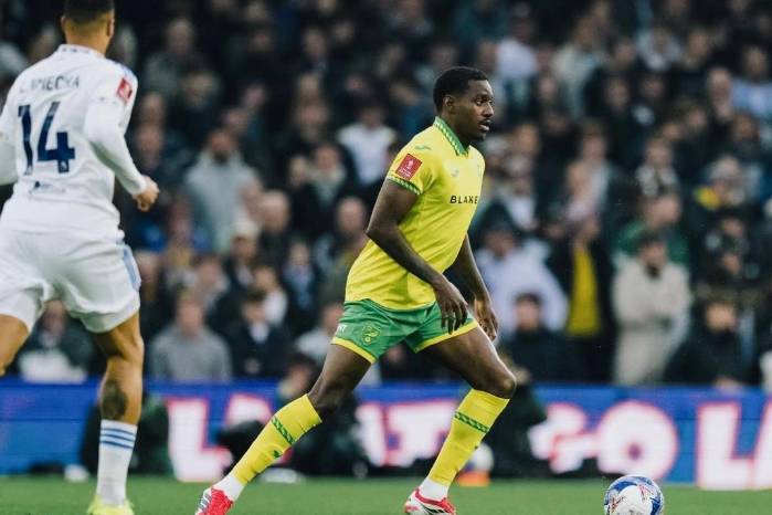 El defensor panameño, José Córdoba.